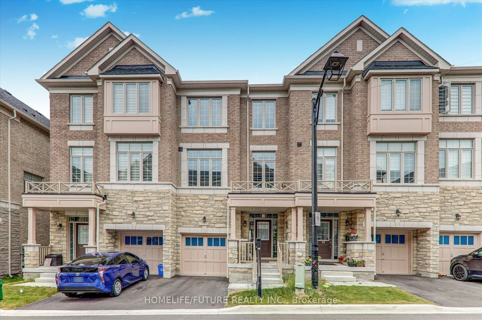 Att/Row/Townhouse in Markham