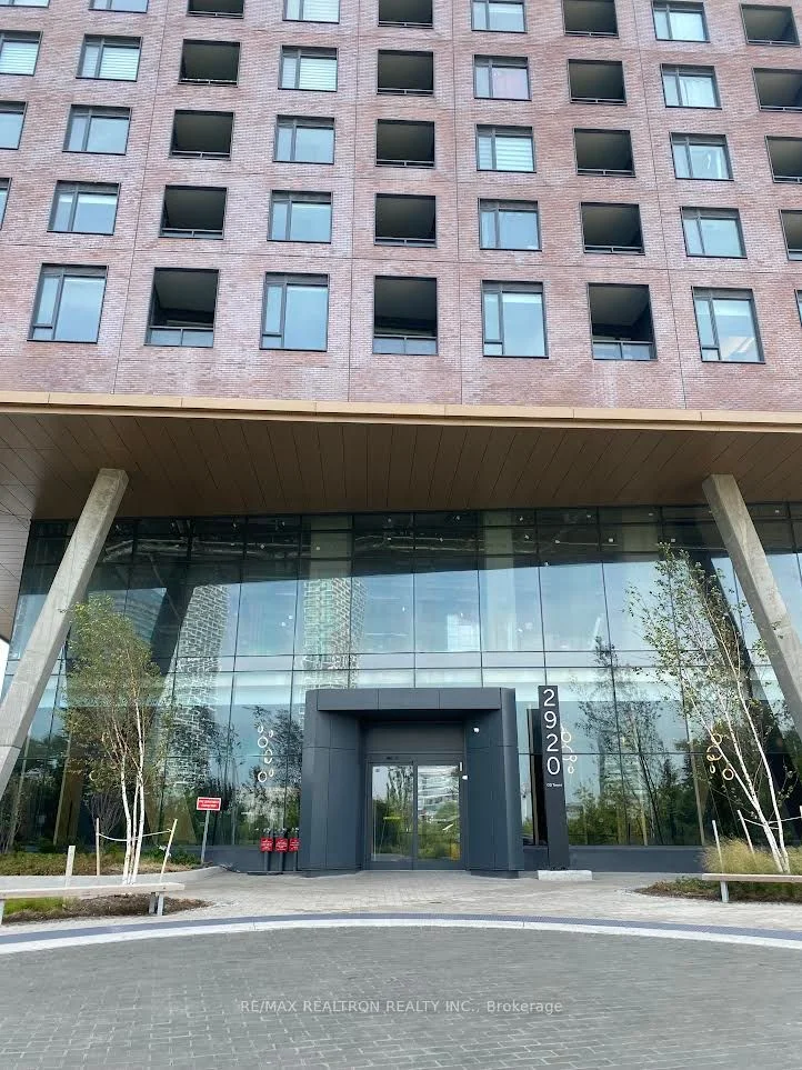 Condo Apartment in Vaughan