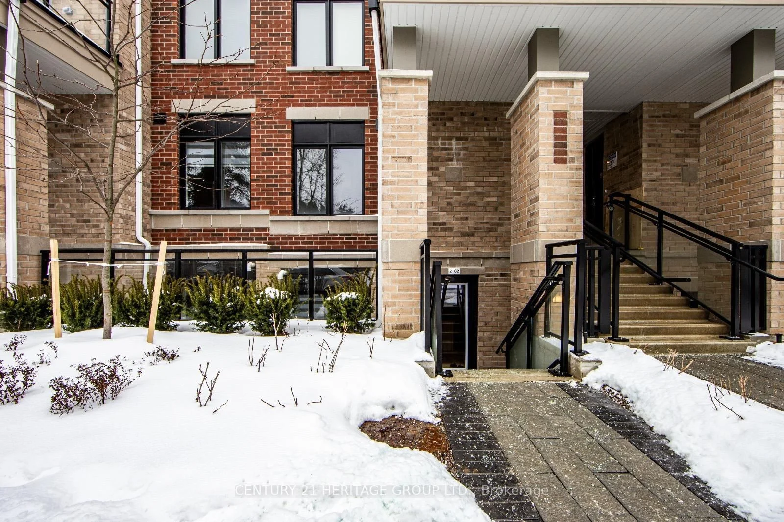 Condo Apartment in Richmond Hill