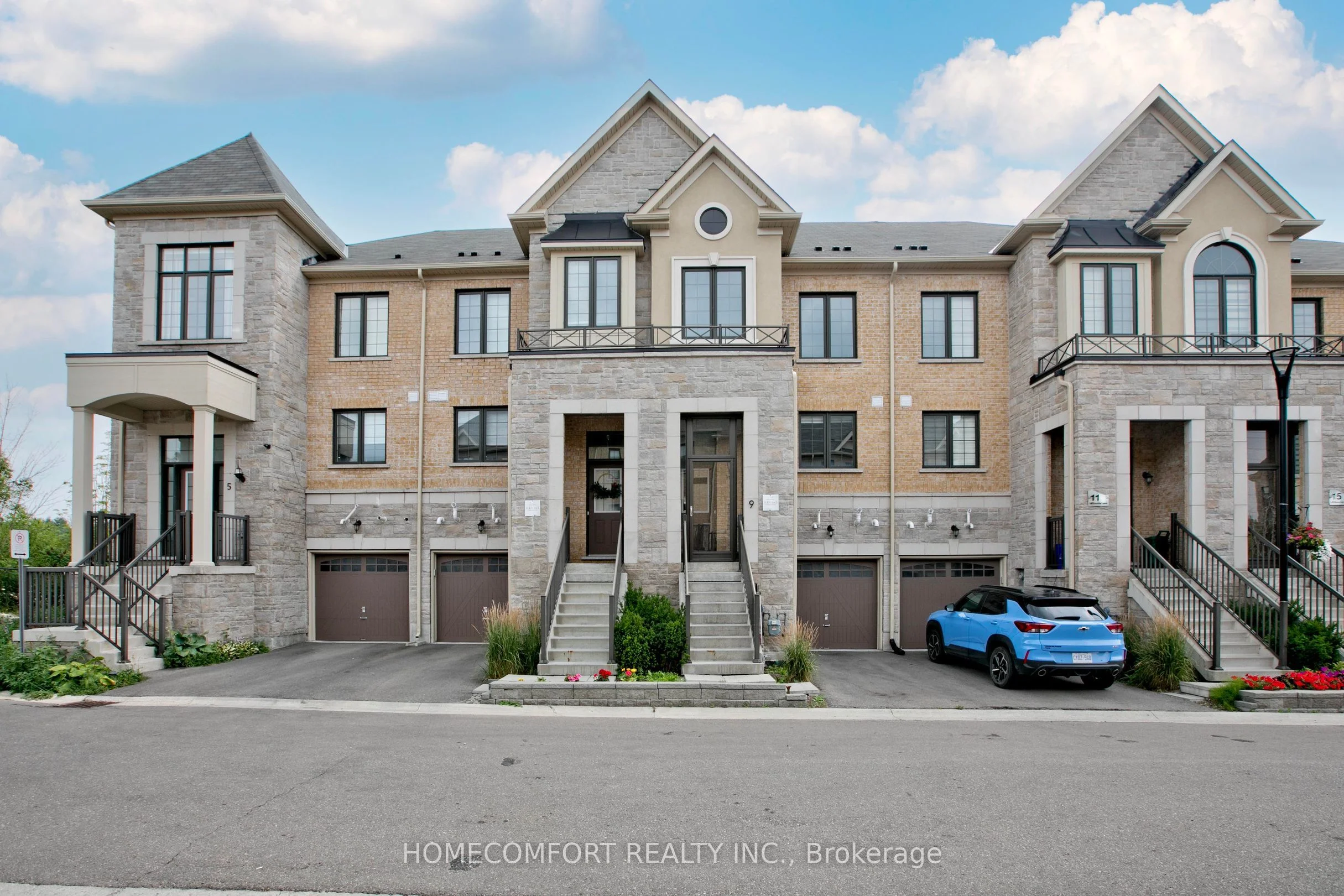 Att/Row/Townhouse in Richmond Hill