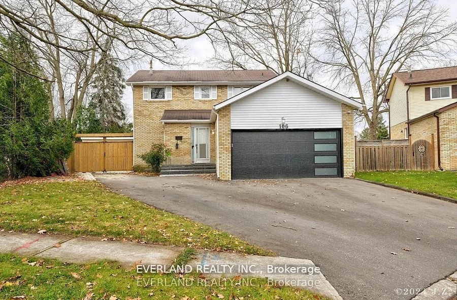 106 Wesley Street, Newmarket, On L3y 3n8