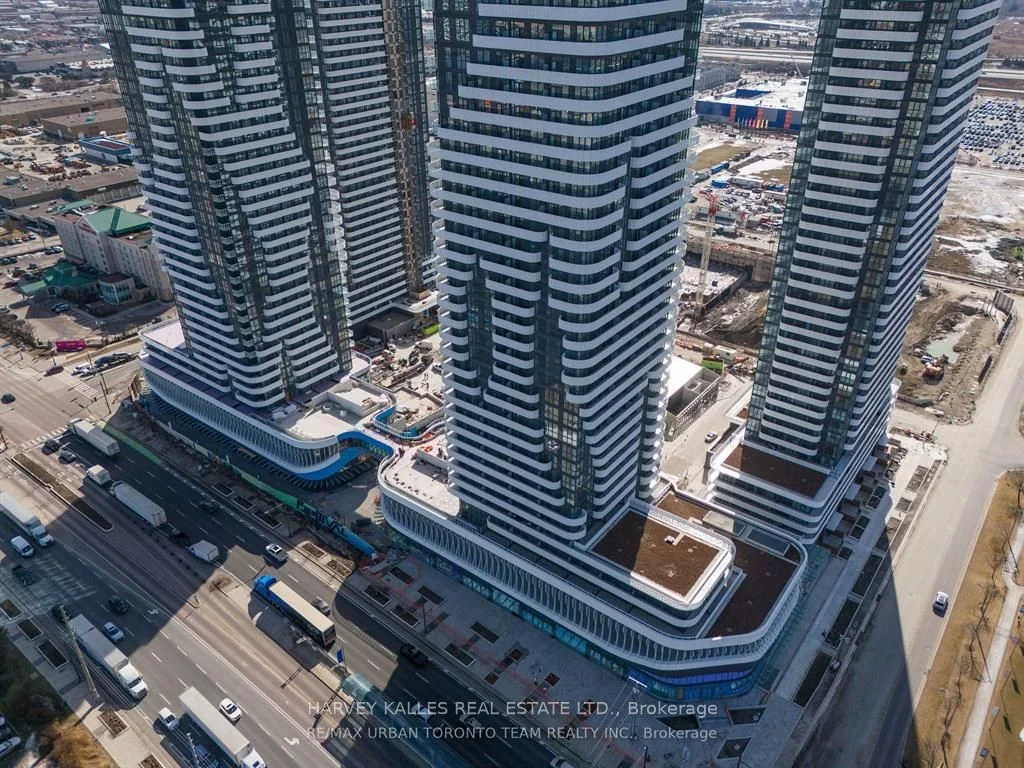Condo Apartment in Vaughan