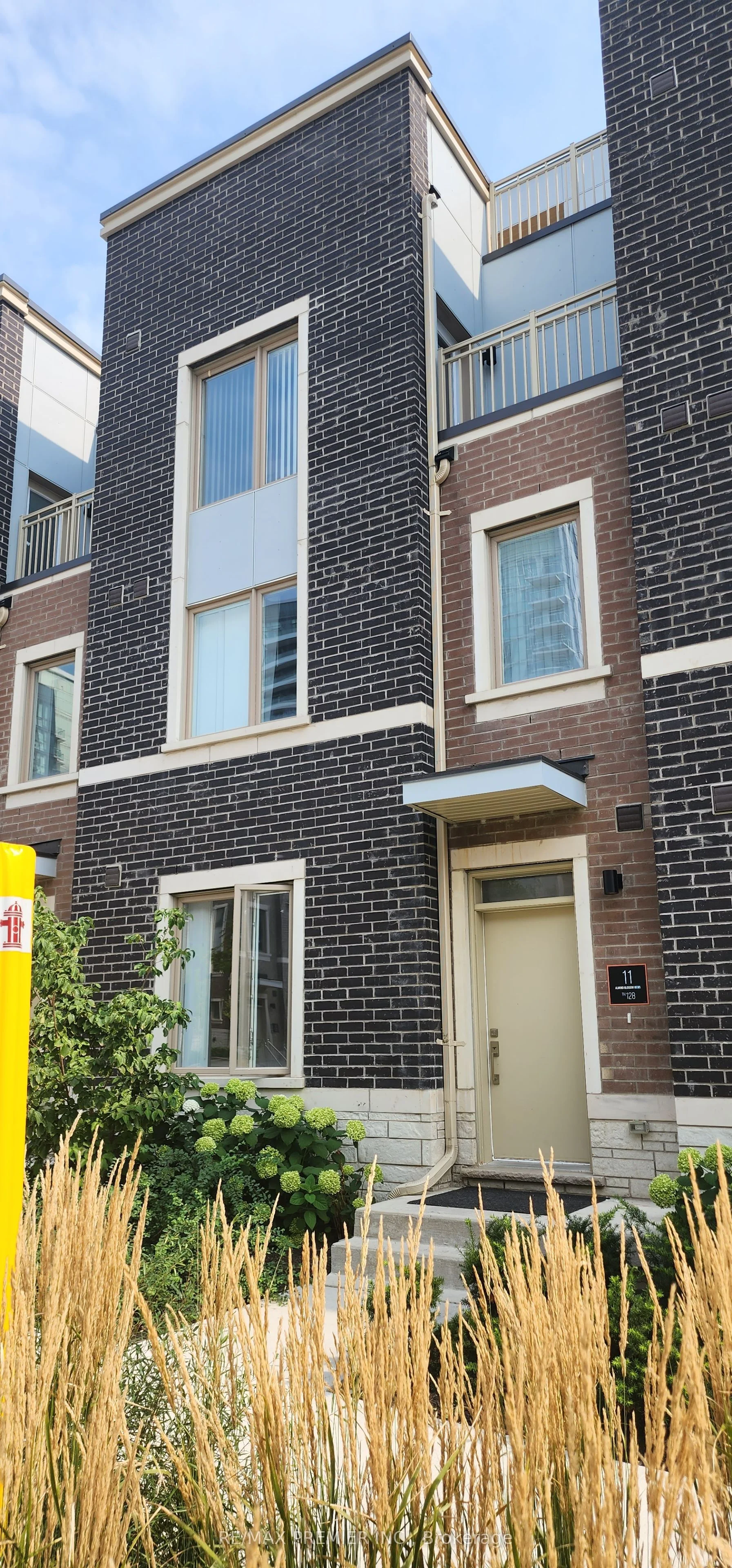 Condo Townhouse in Vaughan