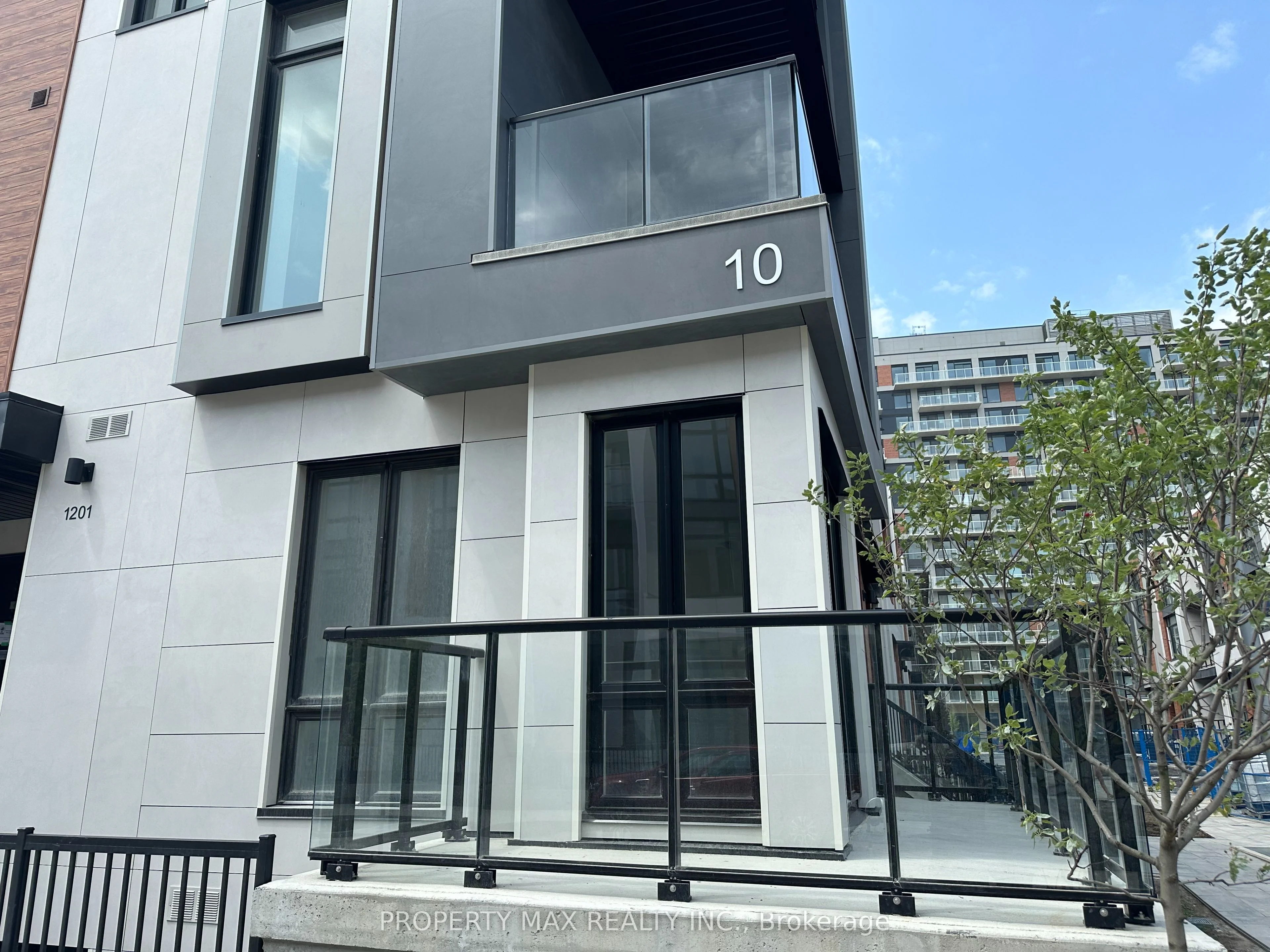 10 David Eyer Road 1238, Richmond Hill, ON L4S 0N3