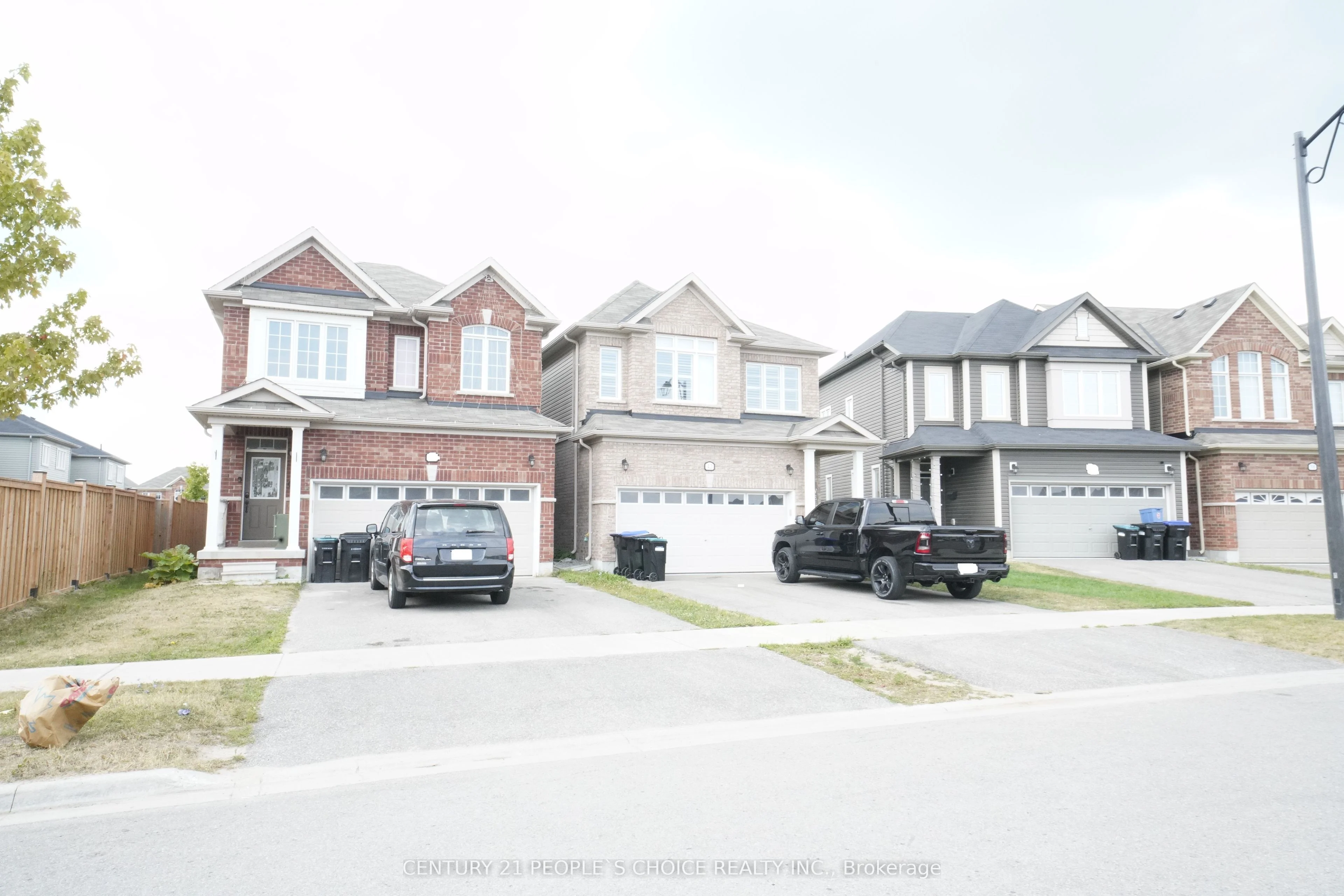 Detached in Essa