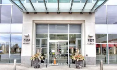Condo Apartment in Markham