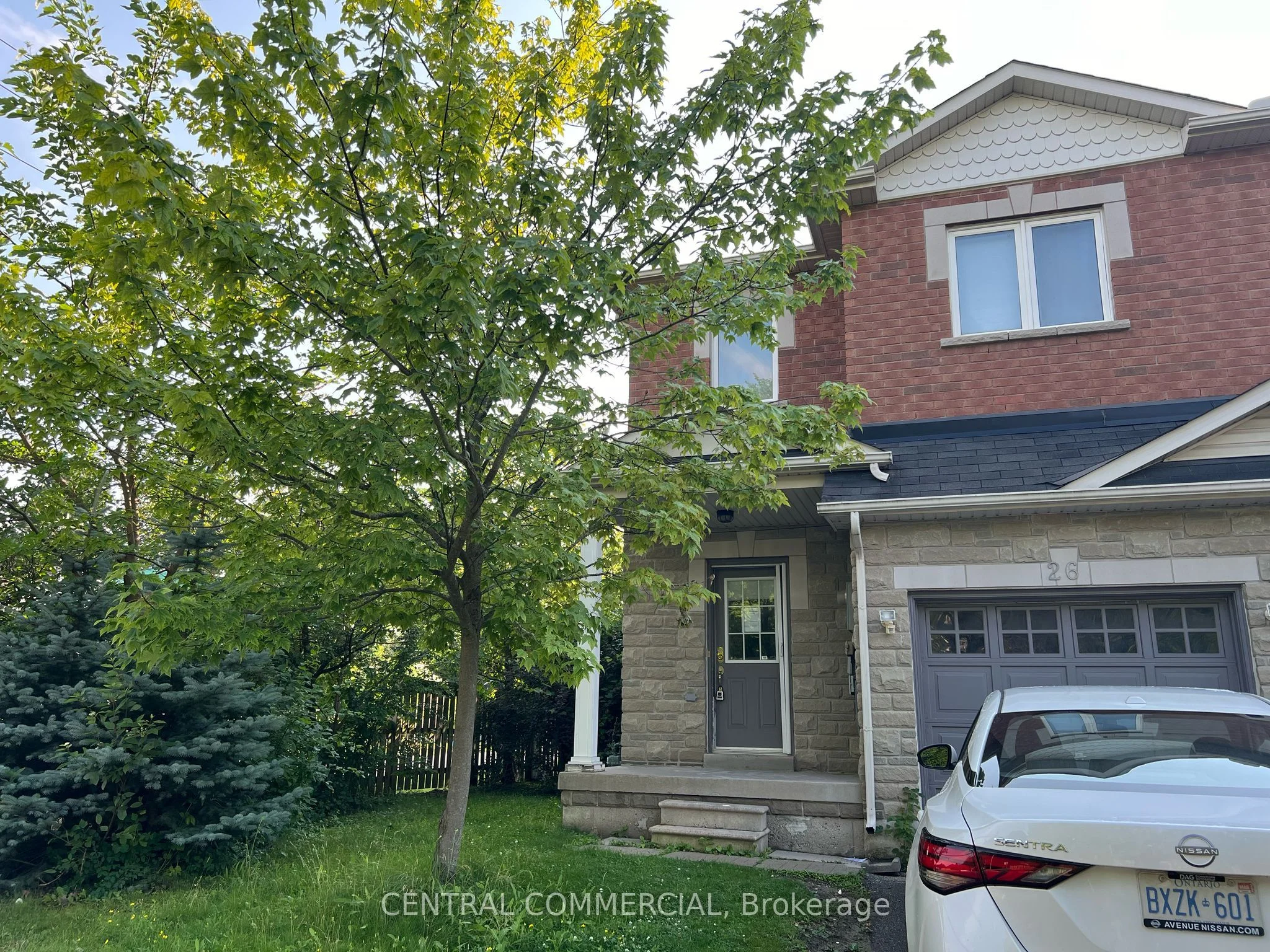 Att/Row/Townhouse in Richmond Hill