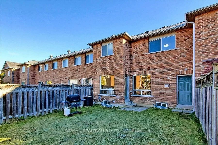 11 Selkirk Drive, Richmond Hill, ON L4B 4P5