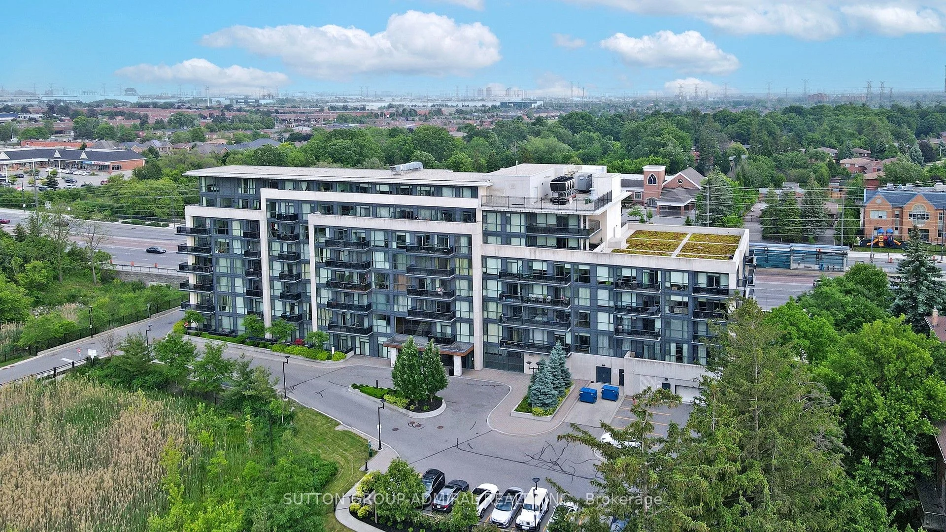 Condo Apartment in Vaughan