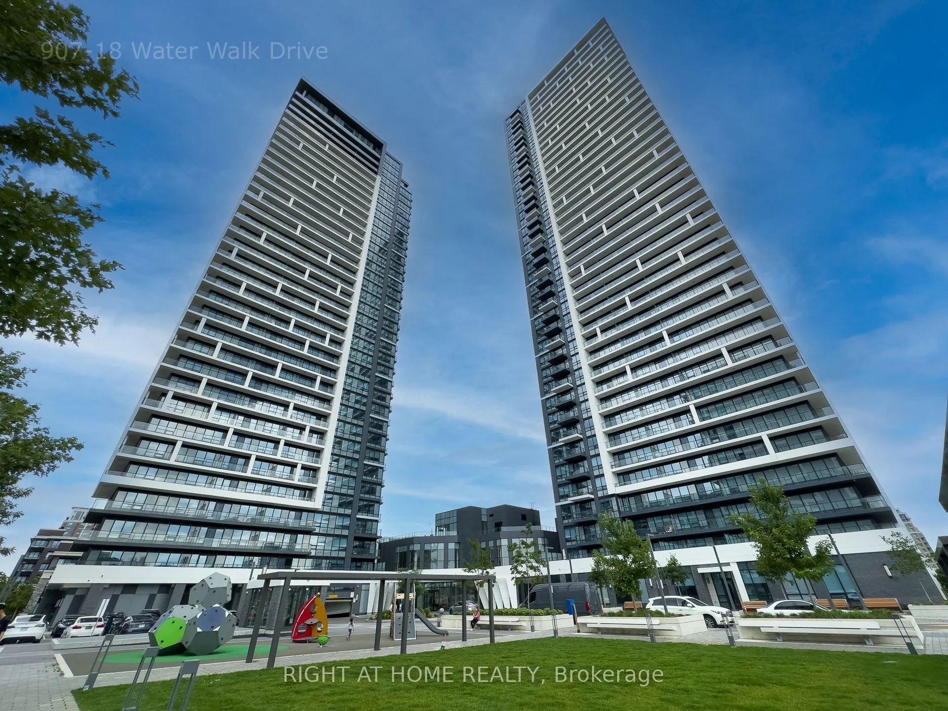 Condo Apartment in Markham