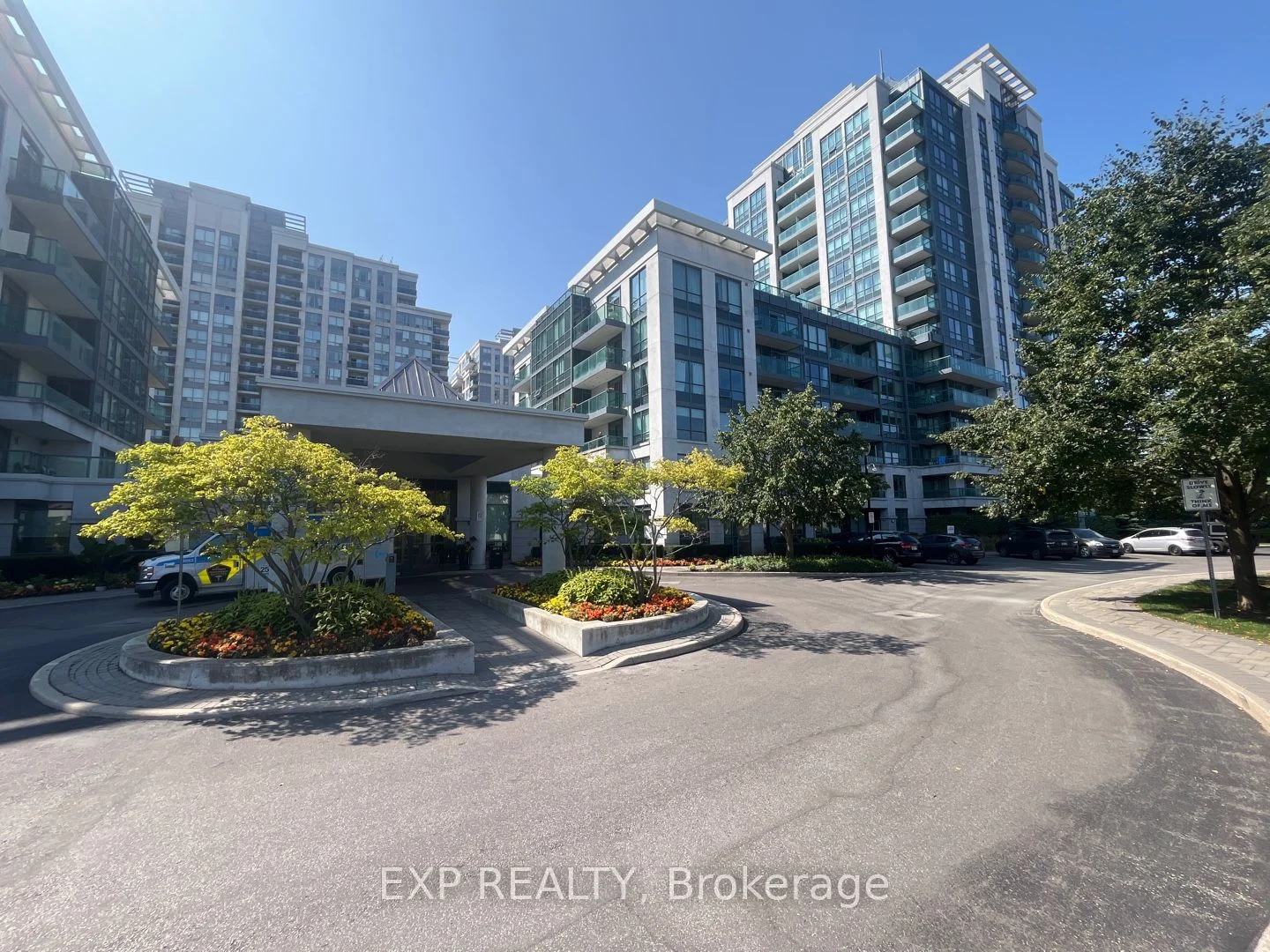 Condo Apartment in Vaughan