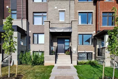 Att/Row/Townhouse in Markham