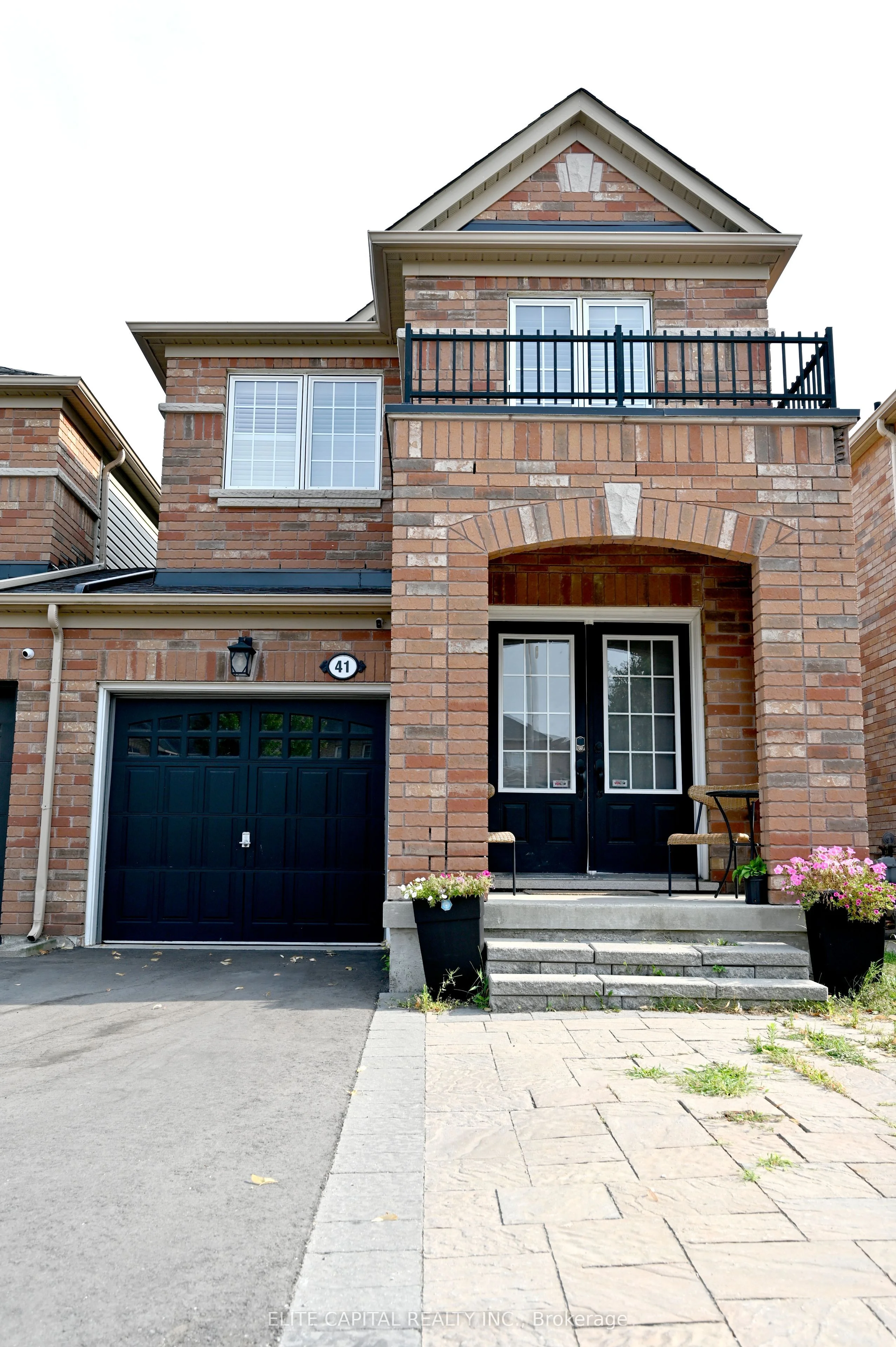 Att/Row/Townhouse in Vaughan