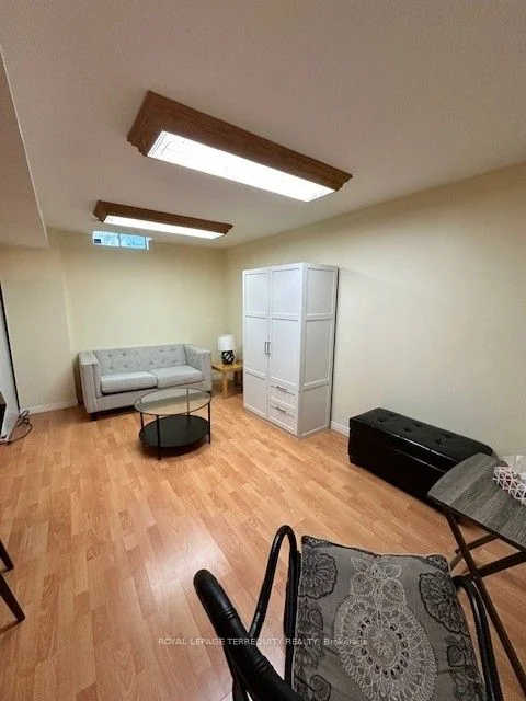 16 Royal Chapin Crescent, Richmond Hill, ON L4S 1Z9