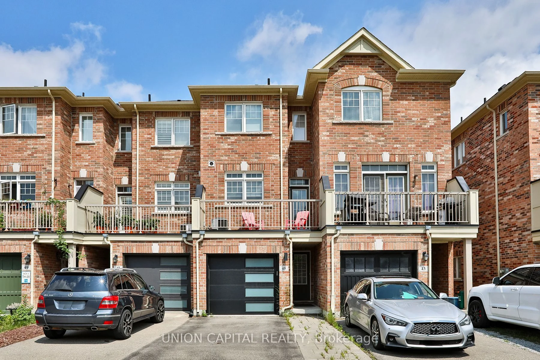 Att/Row/Townhouse in Markham