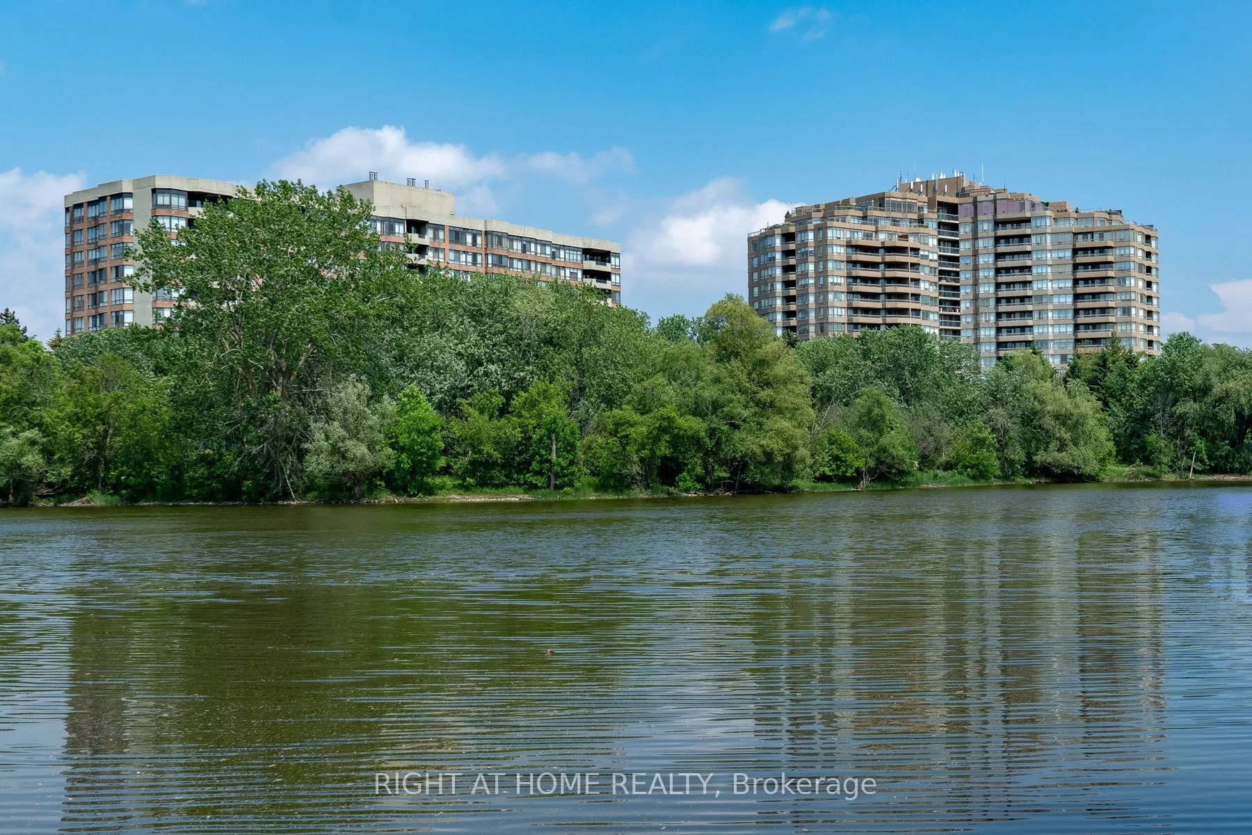 Condo Apartment in Markham
