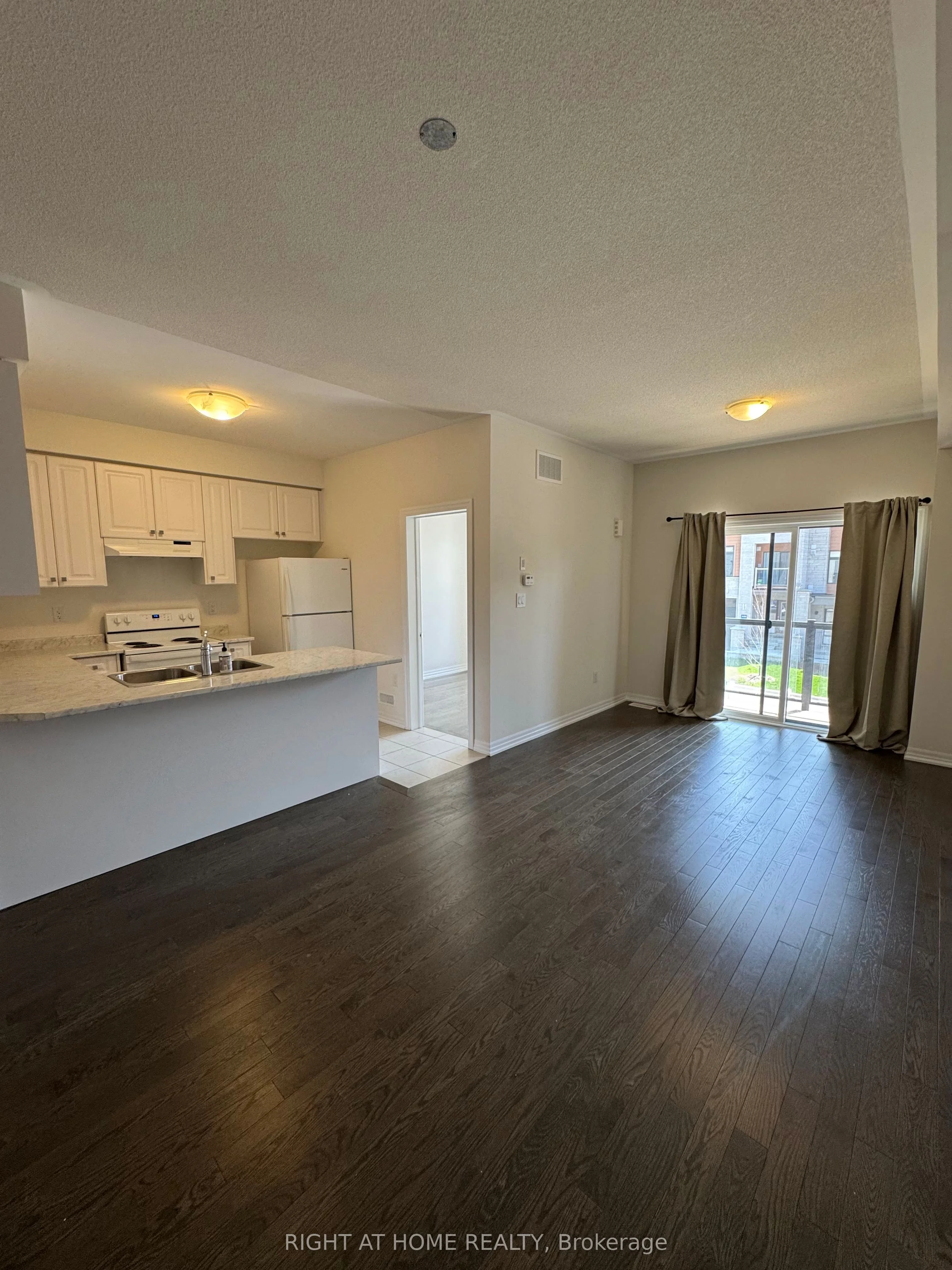 132 Bravo Lane, Newmarket, ON L3X 0L3