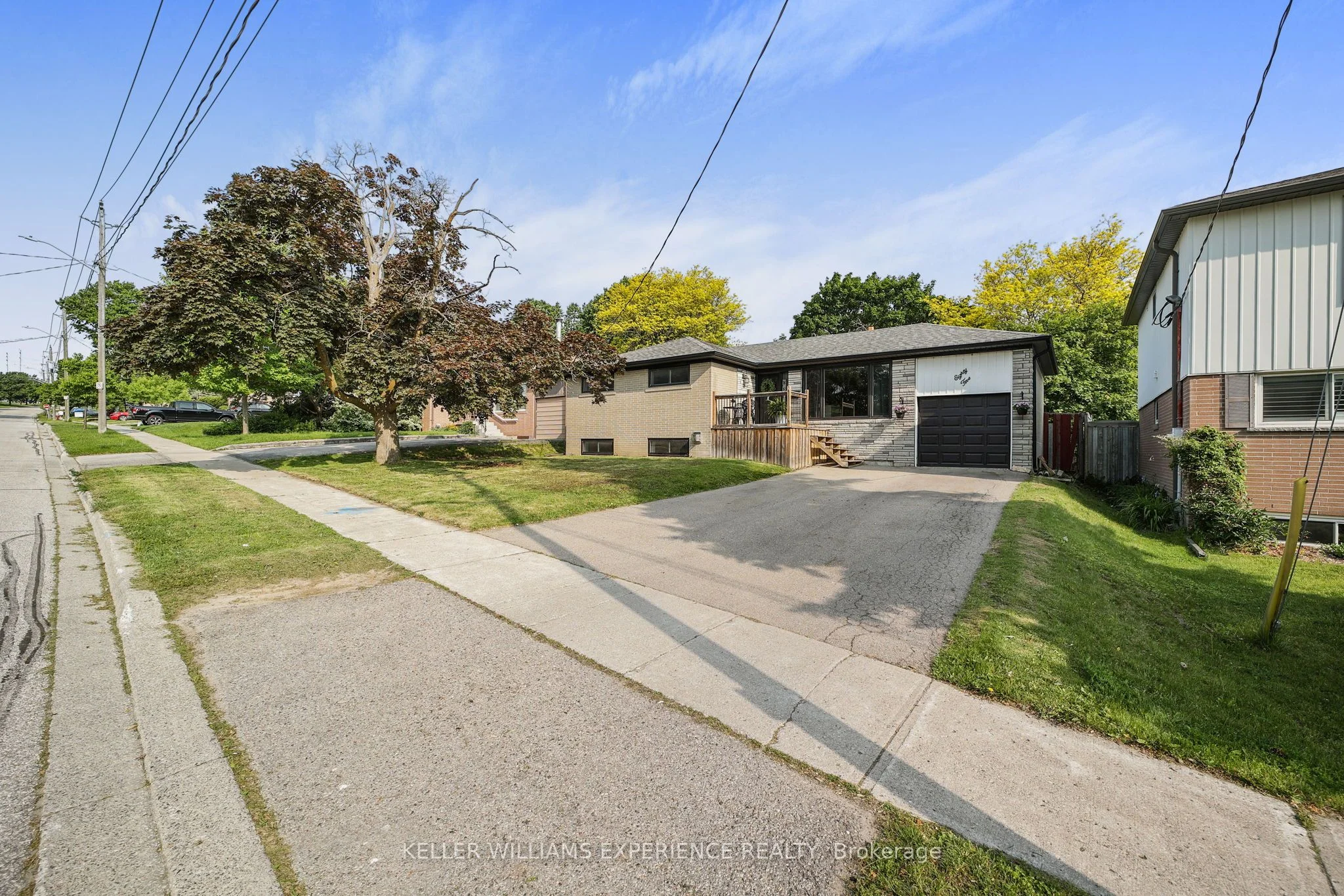 85 Gladman Avenue, Newmarket, ON L3Y 1W4