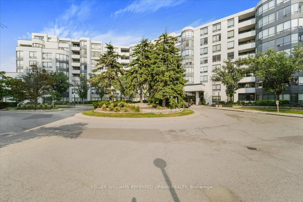 Condo Apartment in Vaughan