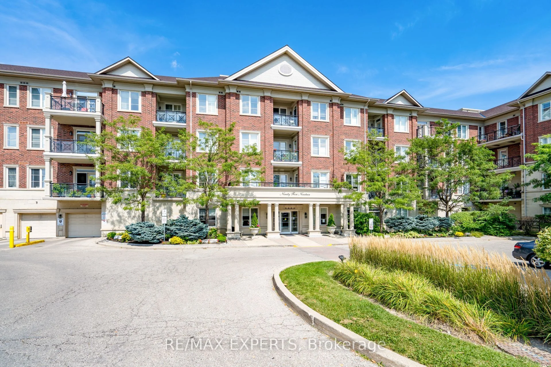 Condo Apartment in Vaughan
