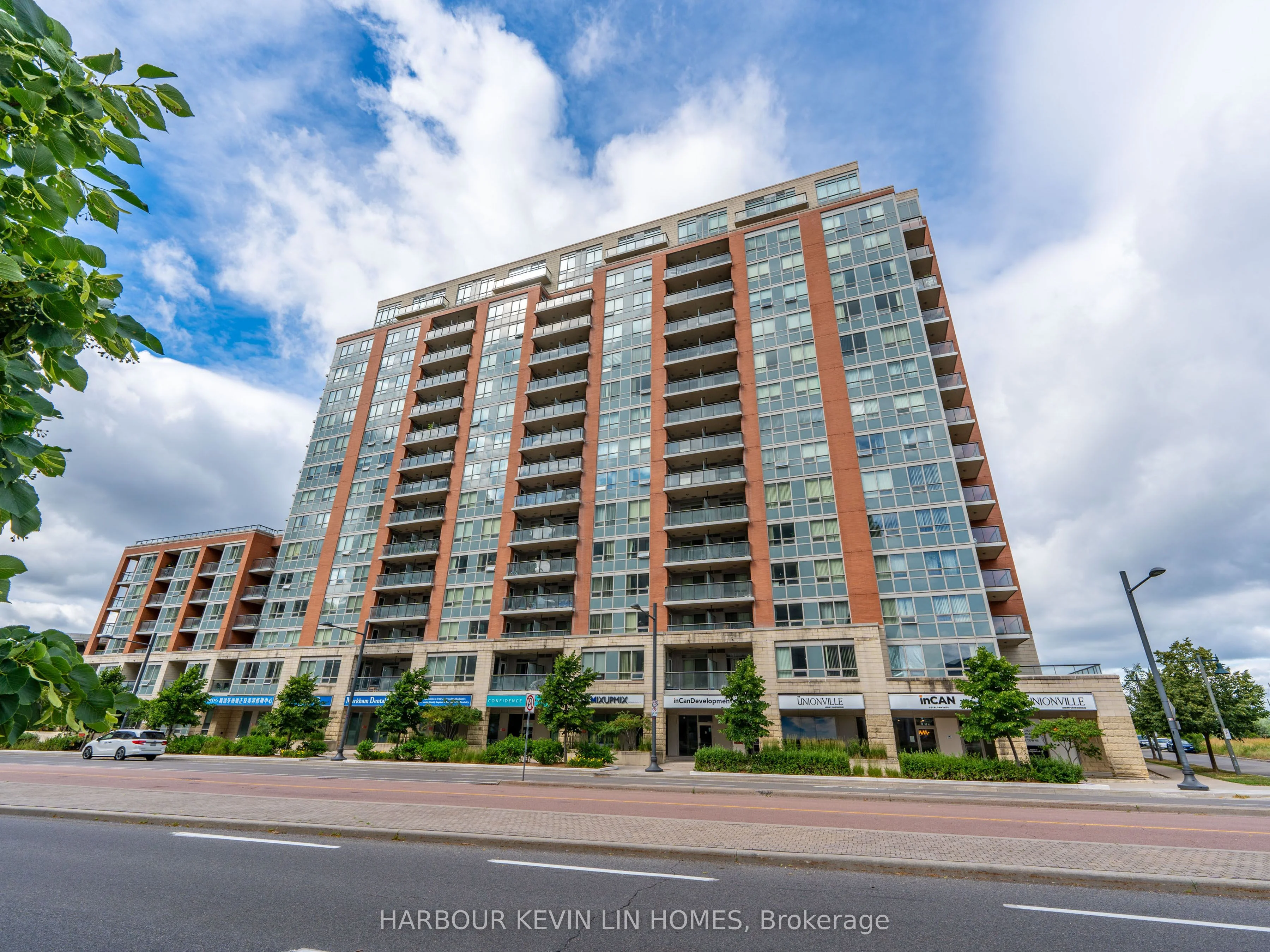 Condo Apartment in Markham