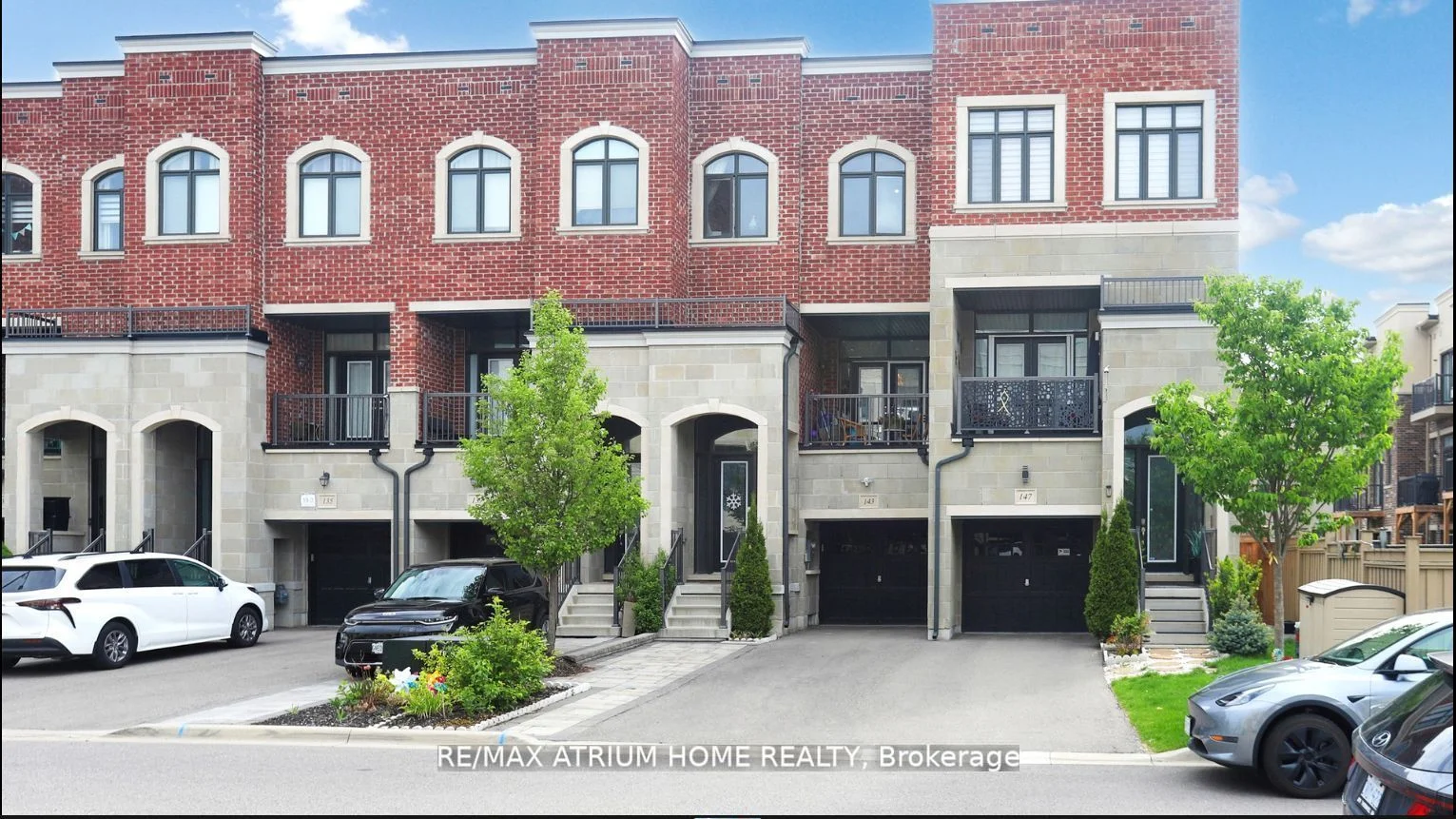 Att/Row/Townhouse in Vaughan