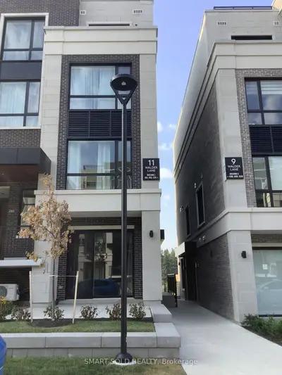Condo Townhouse in Richmond Hill