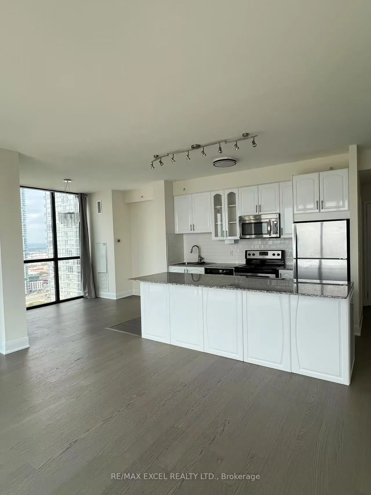 Condo Apartment in Vaughan