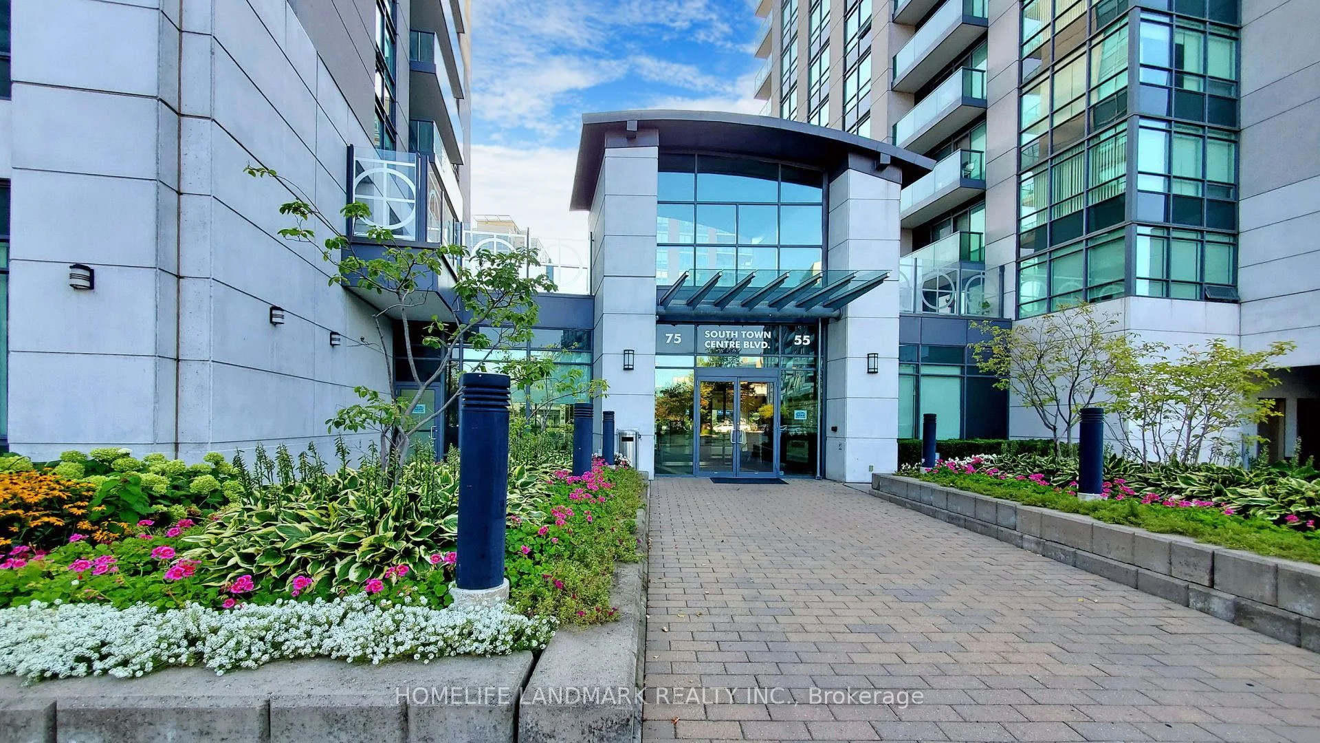 Condo Apartment in Markham