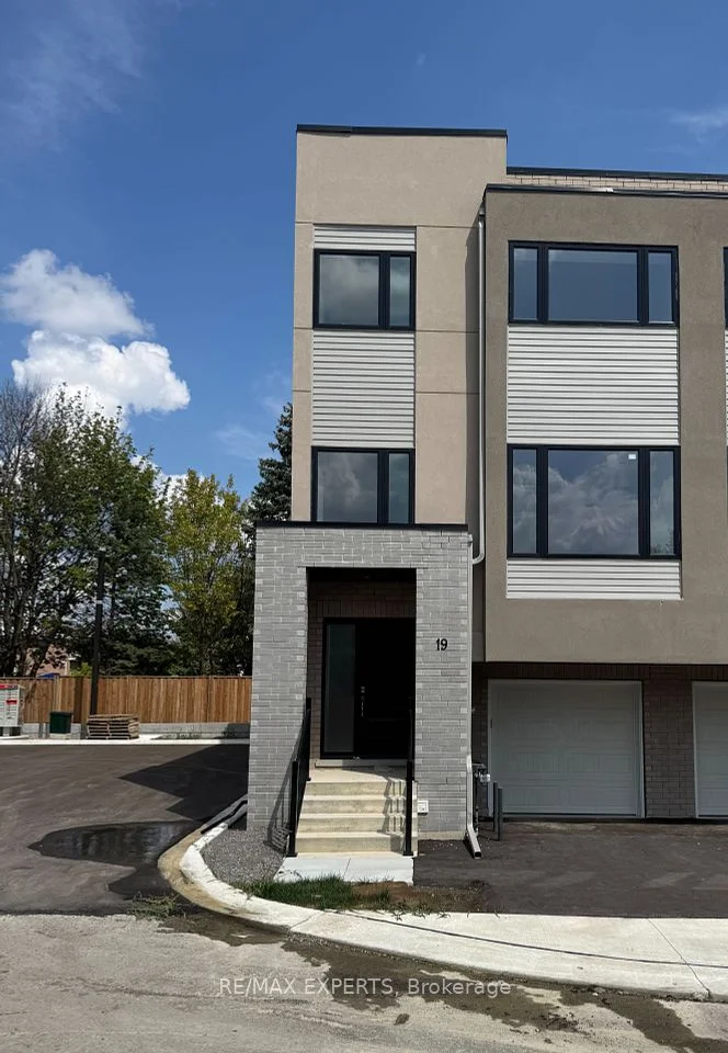 19 Carl Hill Lane, Richmond Hill, ON L4C 7A6