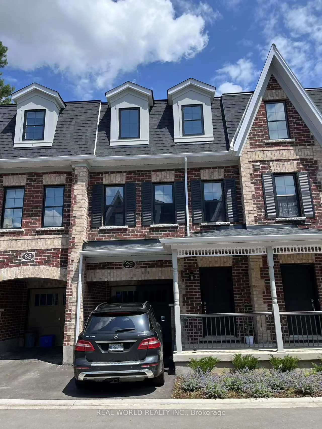 Att/Row/Townhouse in Vaughan