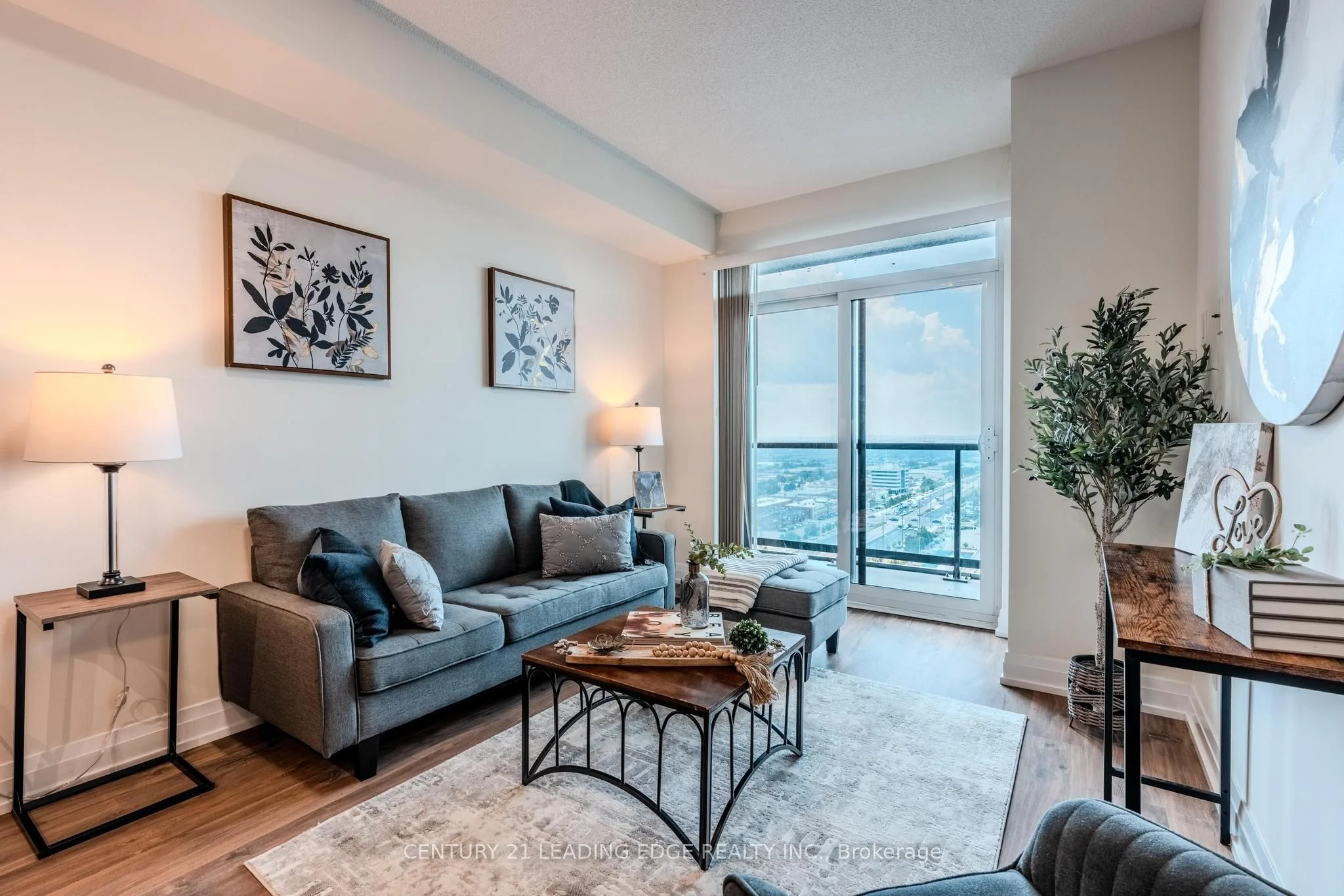 Condo Apartment in Vaughan