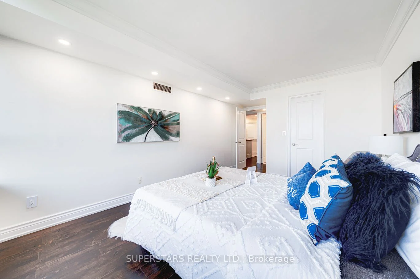 33 Weldrick Road E 1508, Richmond Hill, ON L4C 8W4