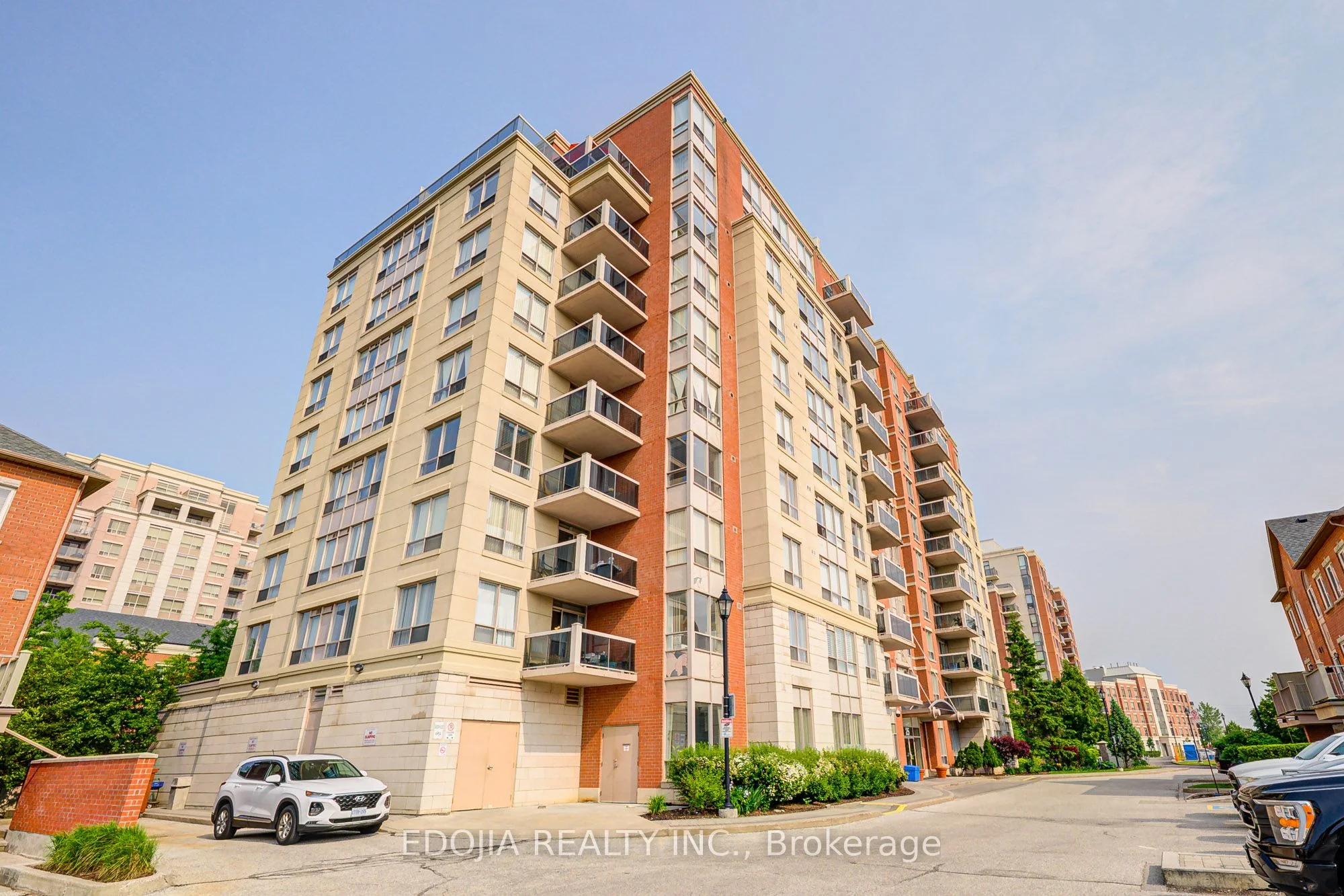 Condo Apartment in Markham