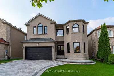Detached in Richmond Hill