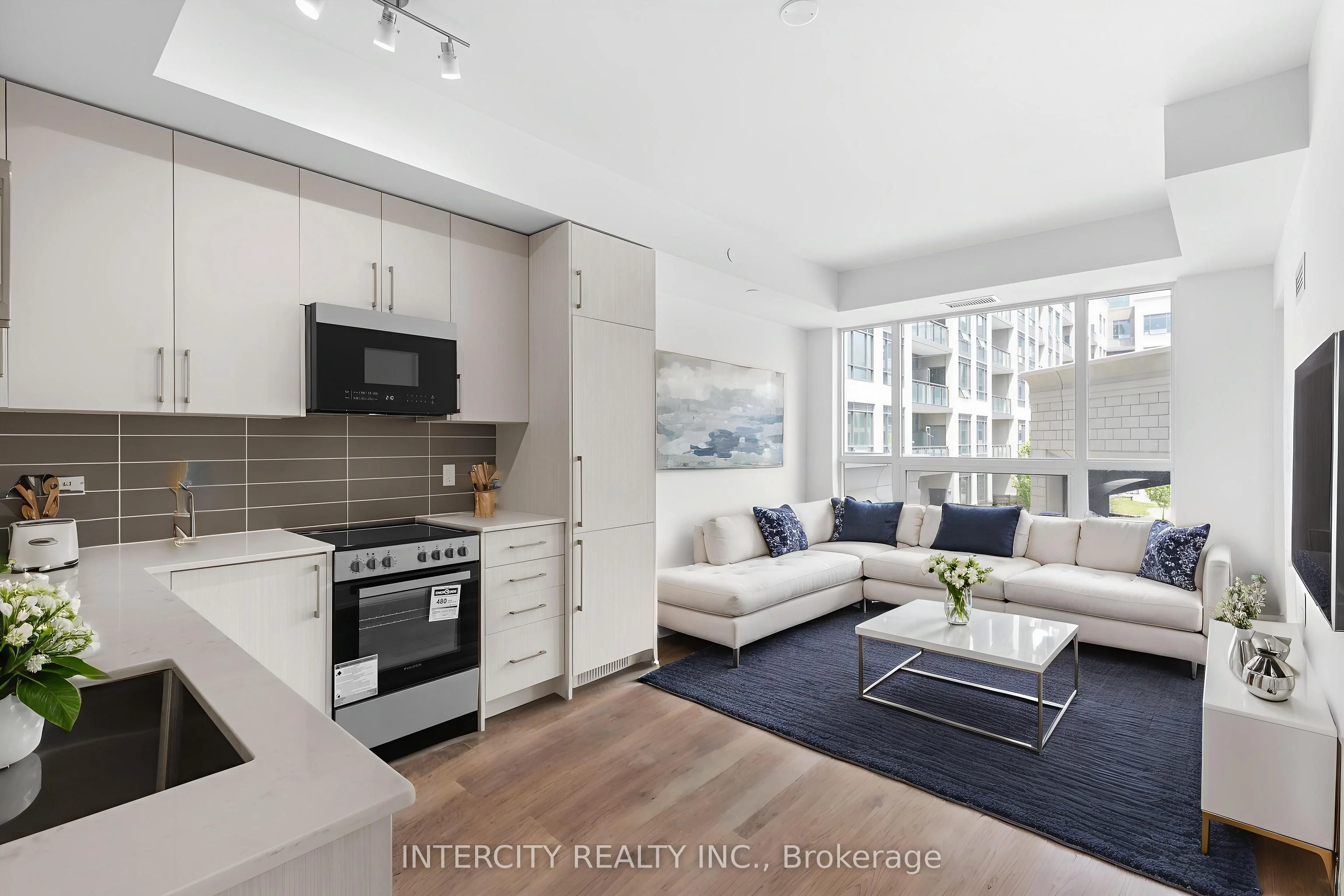 Condo Apartment in King