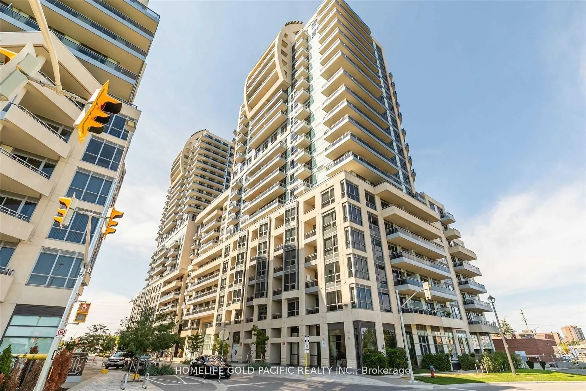 Condo Apartment in Richmond Hill