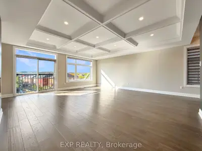 Att/Row/Townhouse in Newmarket