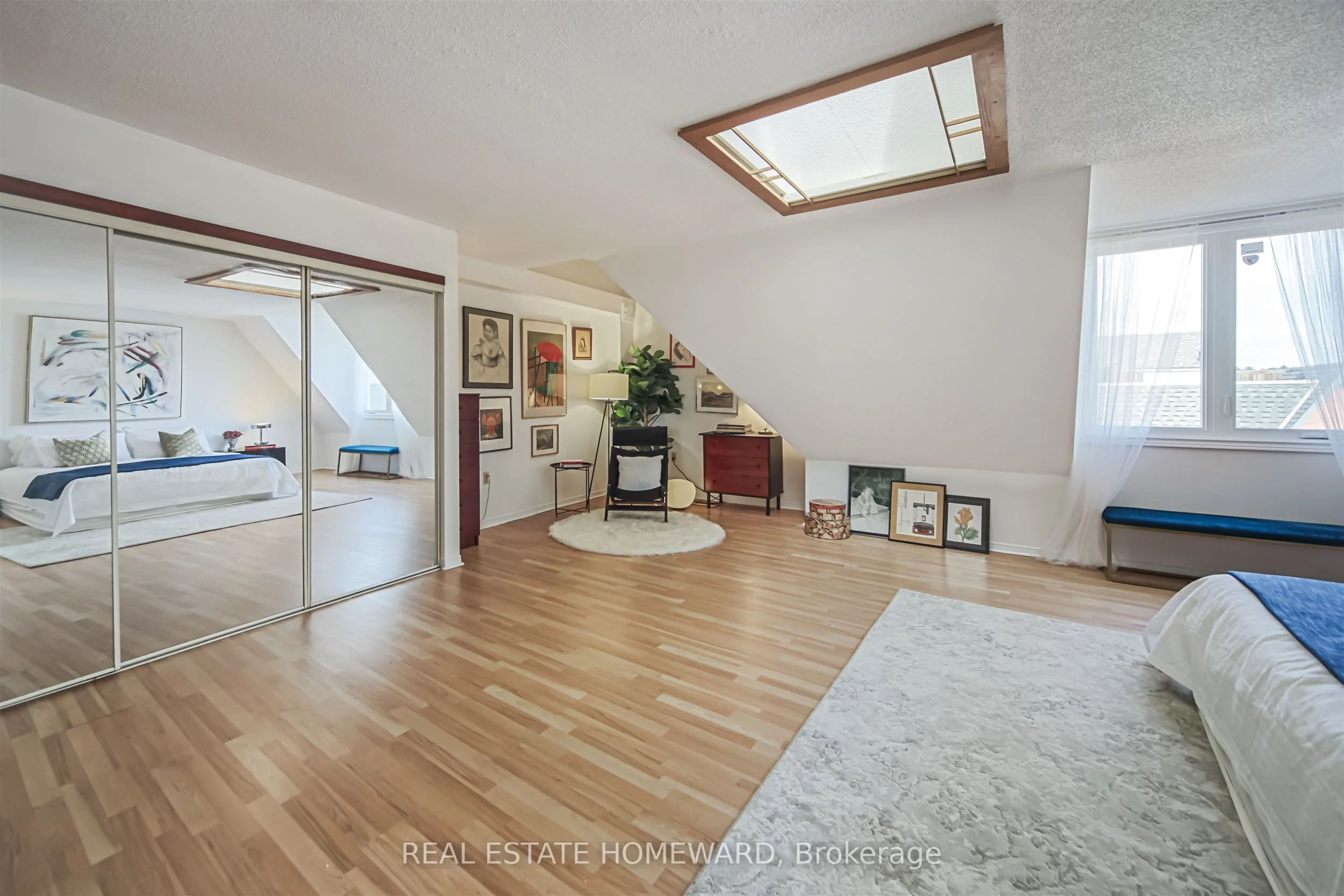 75 Weldrick Road E 815, Richmond Hill, ON L4C 0H9