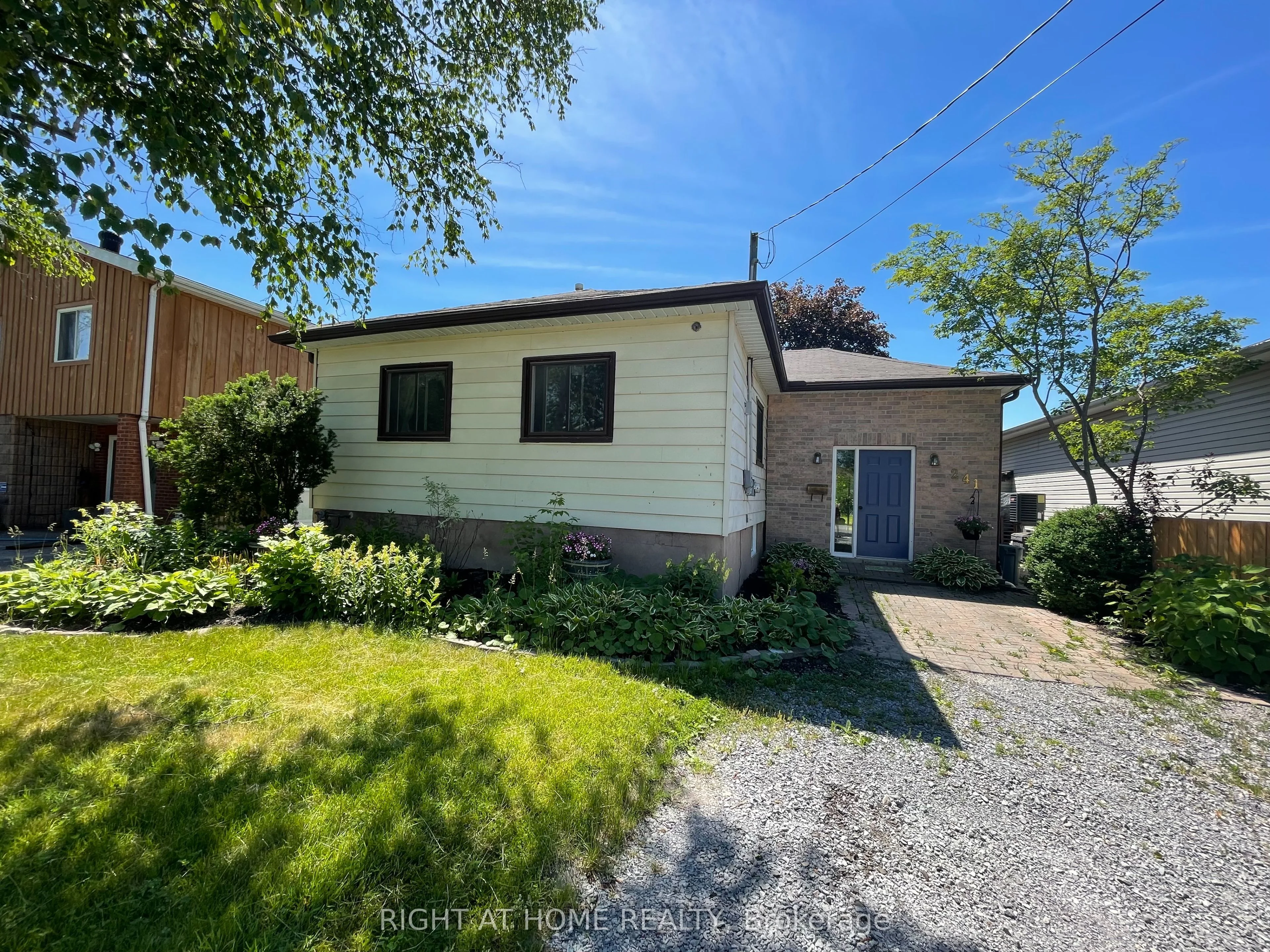 241 Elm Avenue, Georgina, ON L4P 2V4