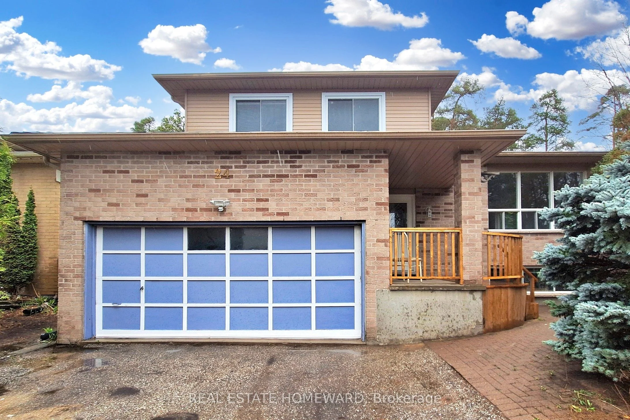 24 Beckett Avenue Main, East Gwillimbury, ON L9N 1E8