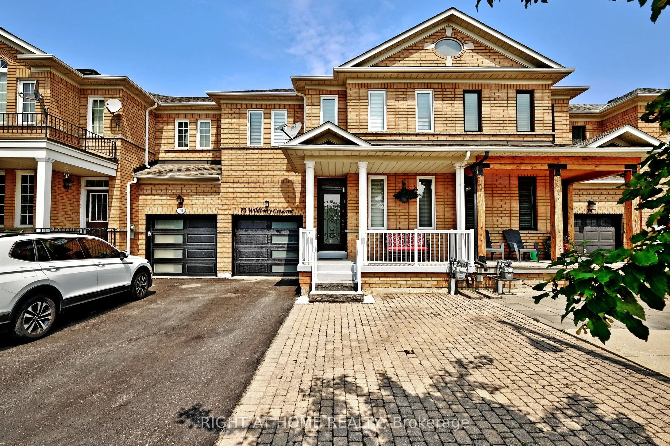 Att/Row/Townhouse in Vaughan