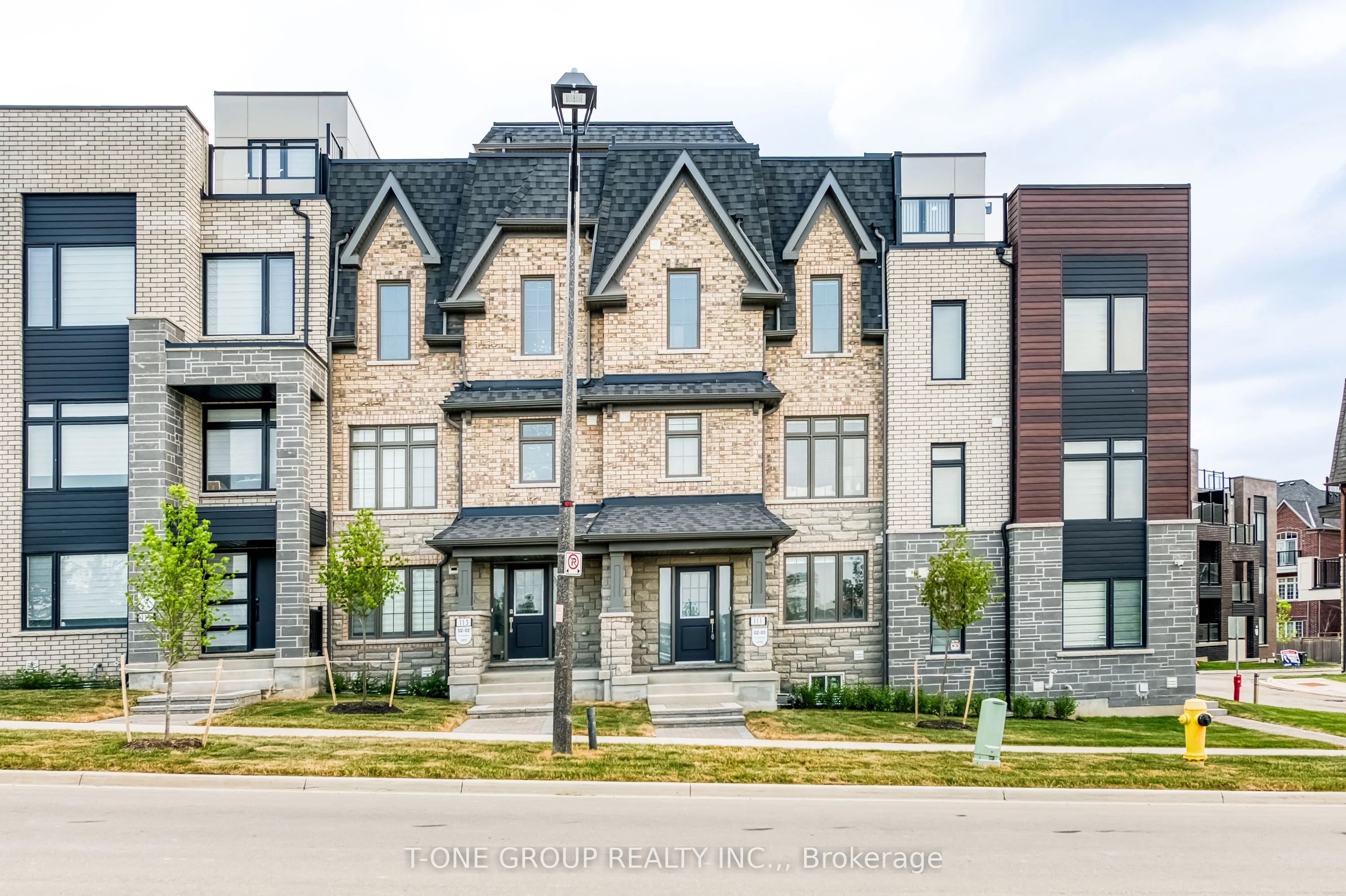Att/Row/Townhouse in Markham