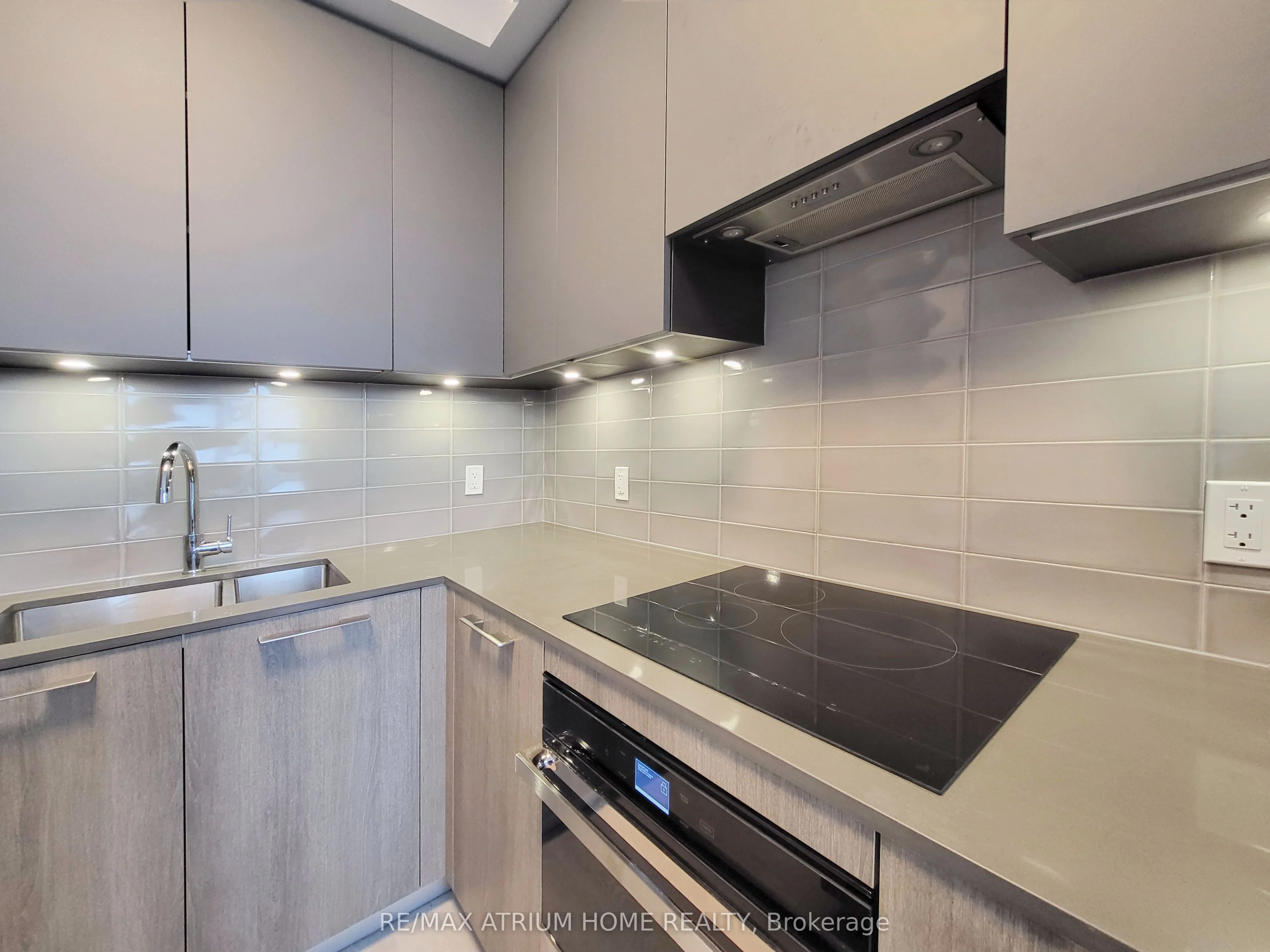 Condo Apartment in Markham
