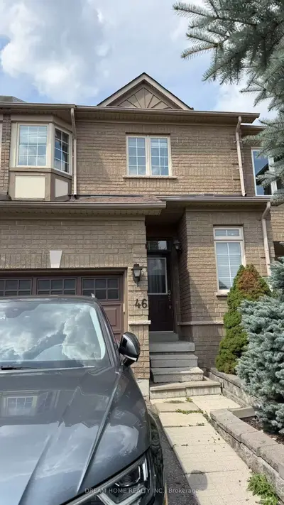Att/Row/Townhouse in Richmond Hill