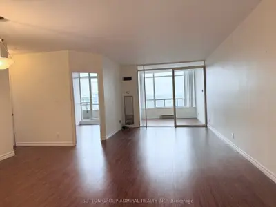Condo Apartment in Richmond Hill