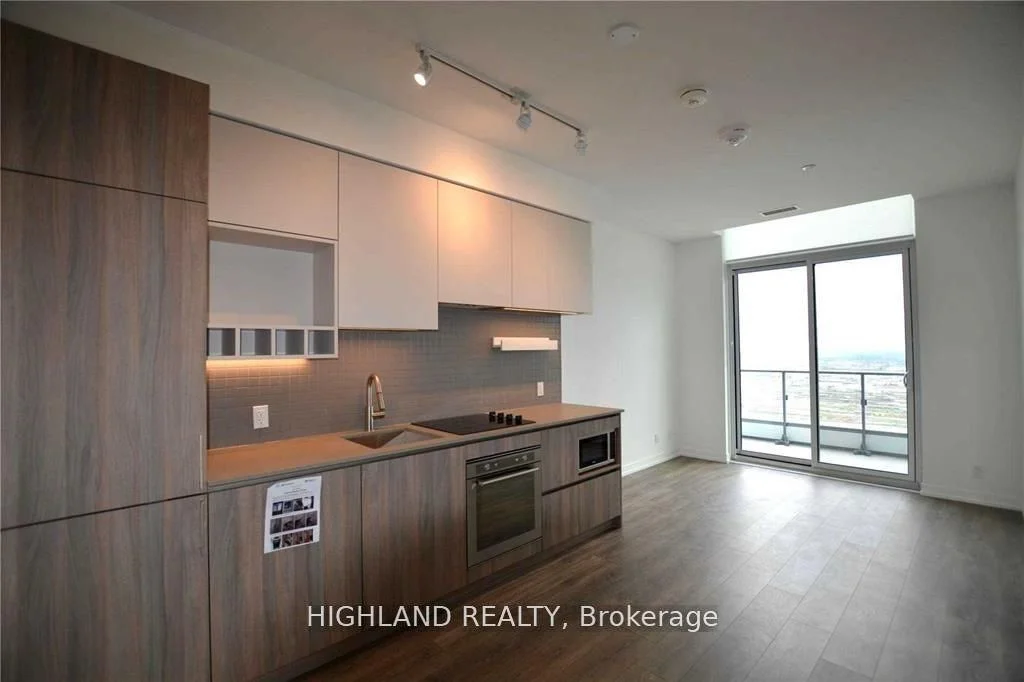 950 Portage Parkway Ph05, Vaughan, On L4k 0j7