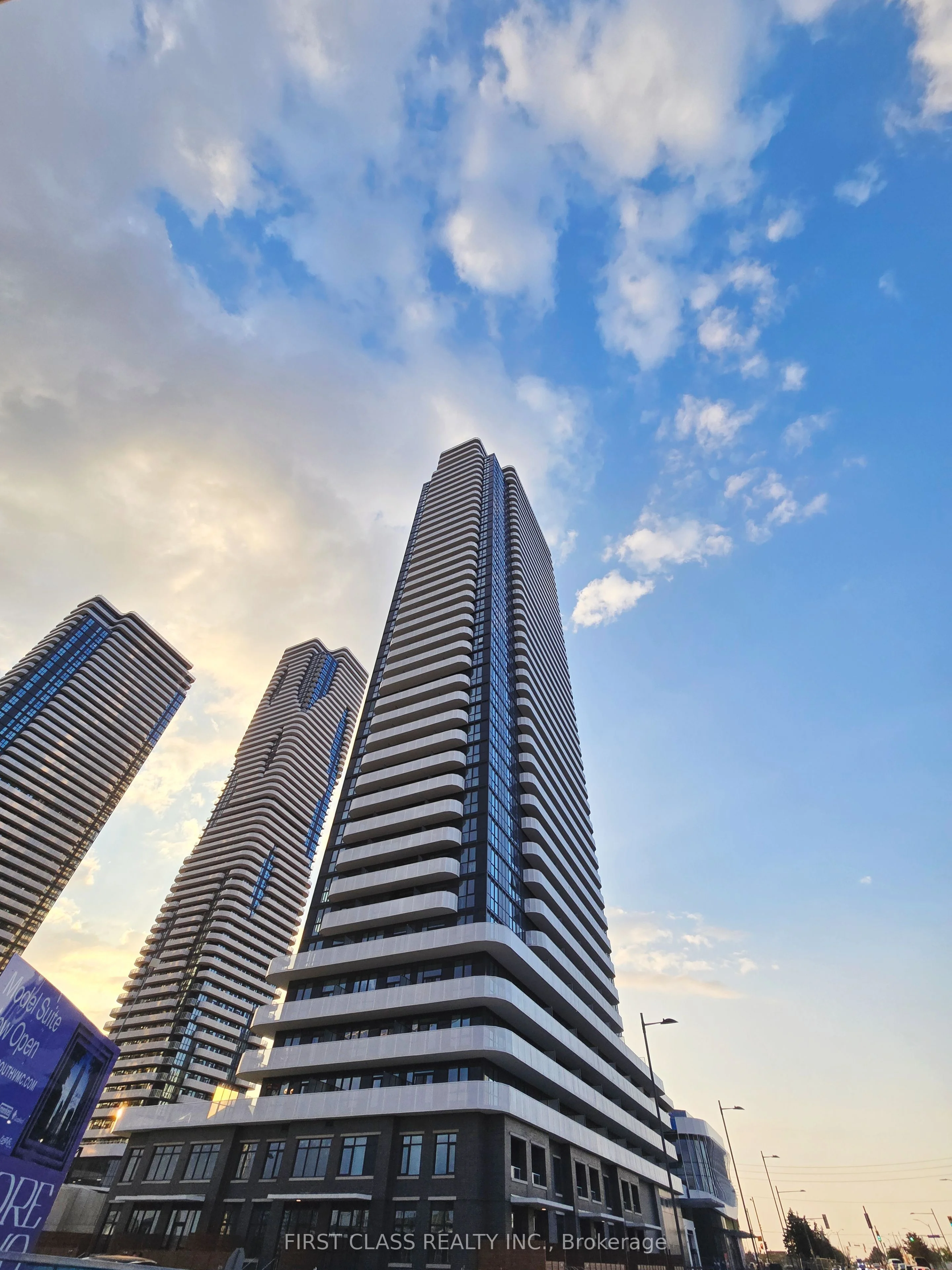 Condo Apartment in Vaughan
