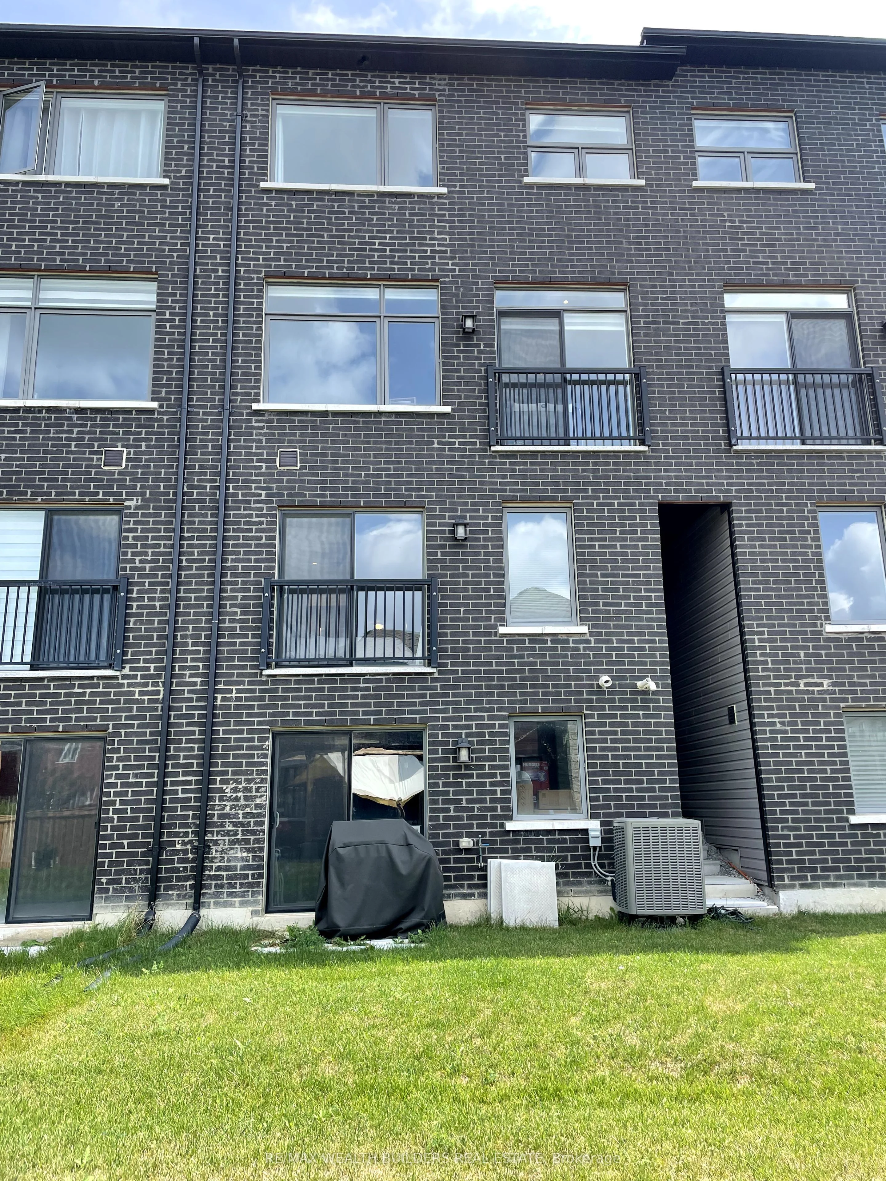 926 Isaac Phillips Way, Newmarket, ON L3X 0M7