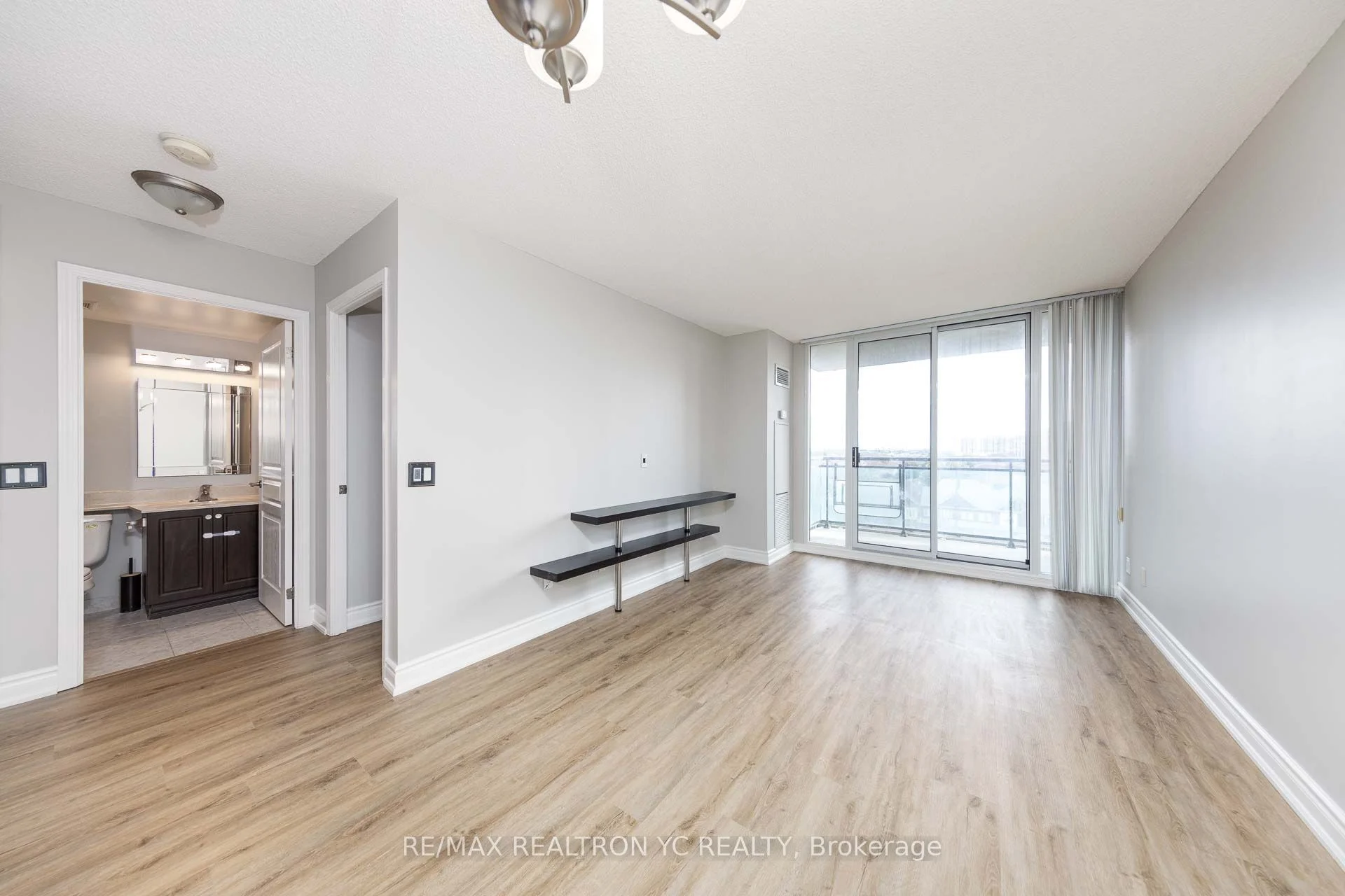 310 Red Maple Road 702, Richmond Hill, On L4c 0t7